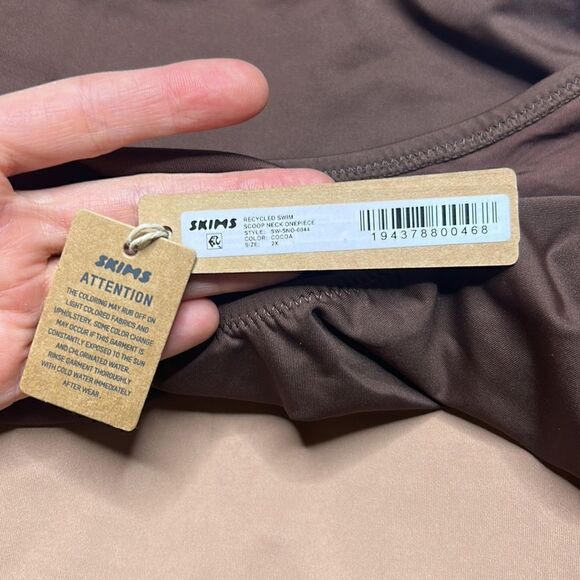 - BNWT Skims Swim Scoop Neck One Piece Cocoa - Picture 5 of 7